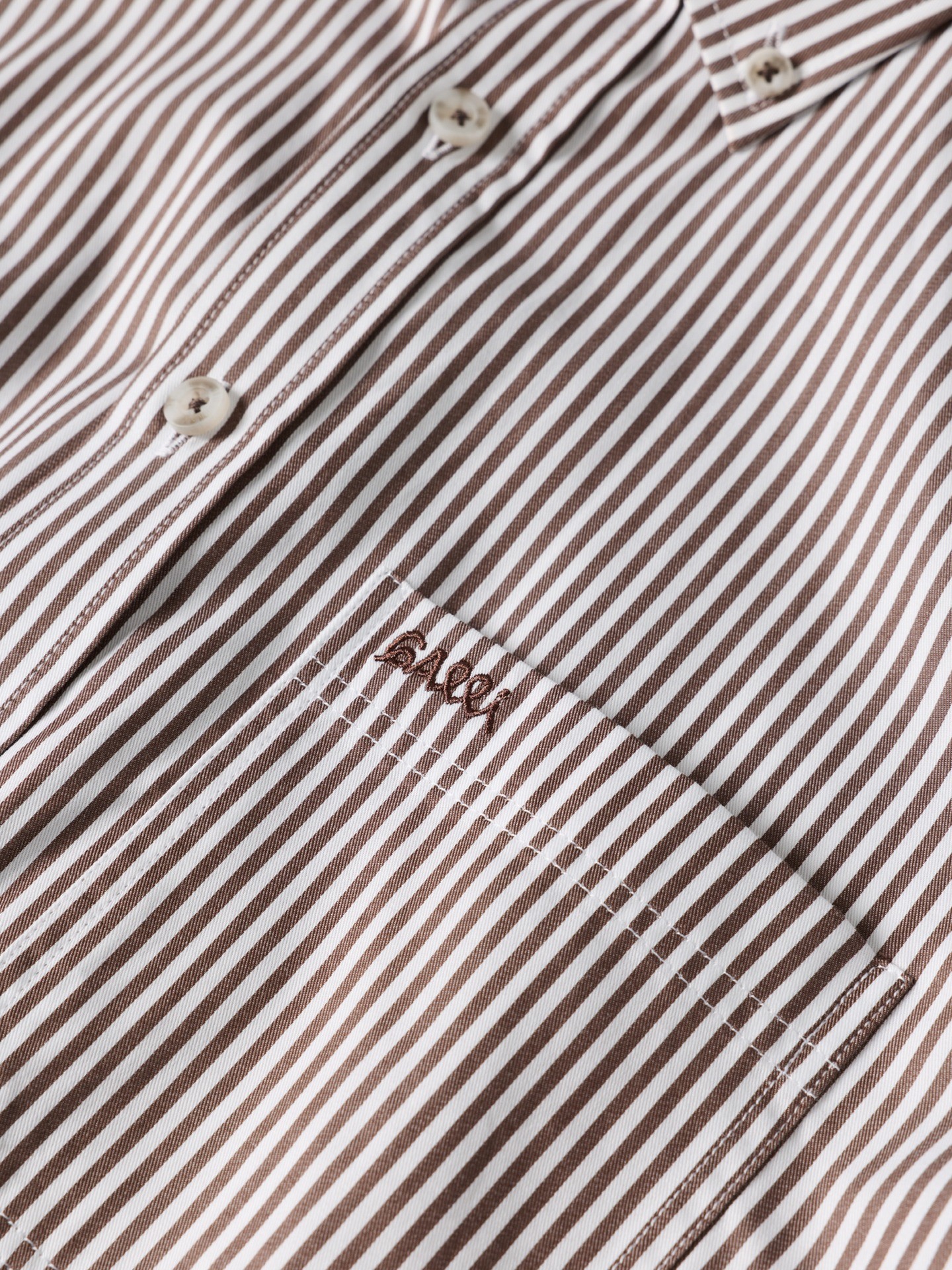 Camisa às Riscas