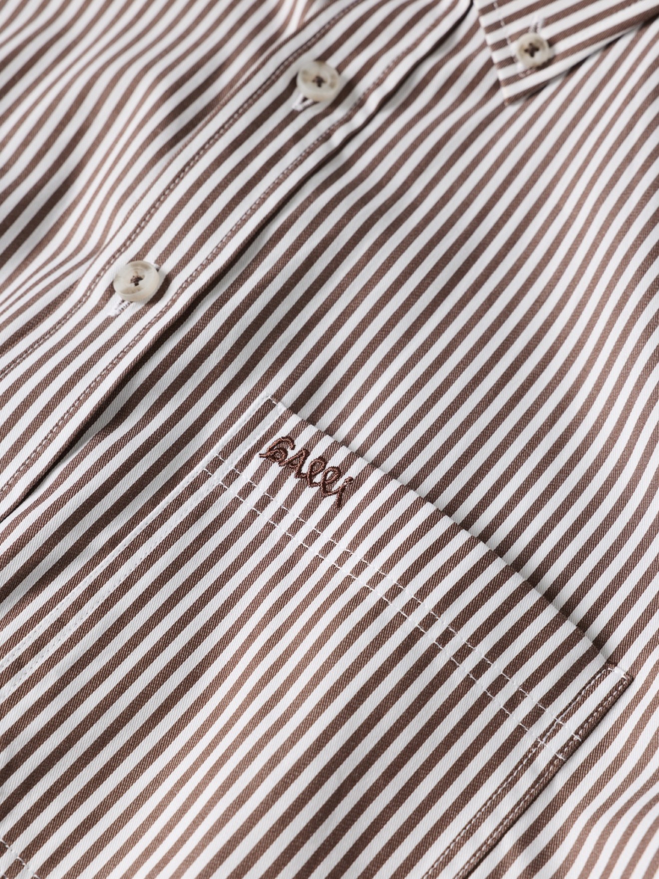 Camisa às Riscas
