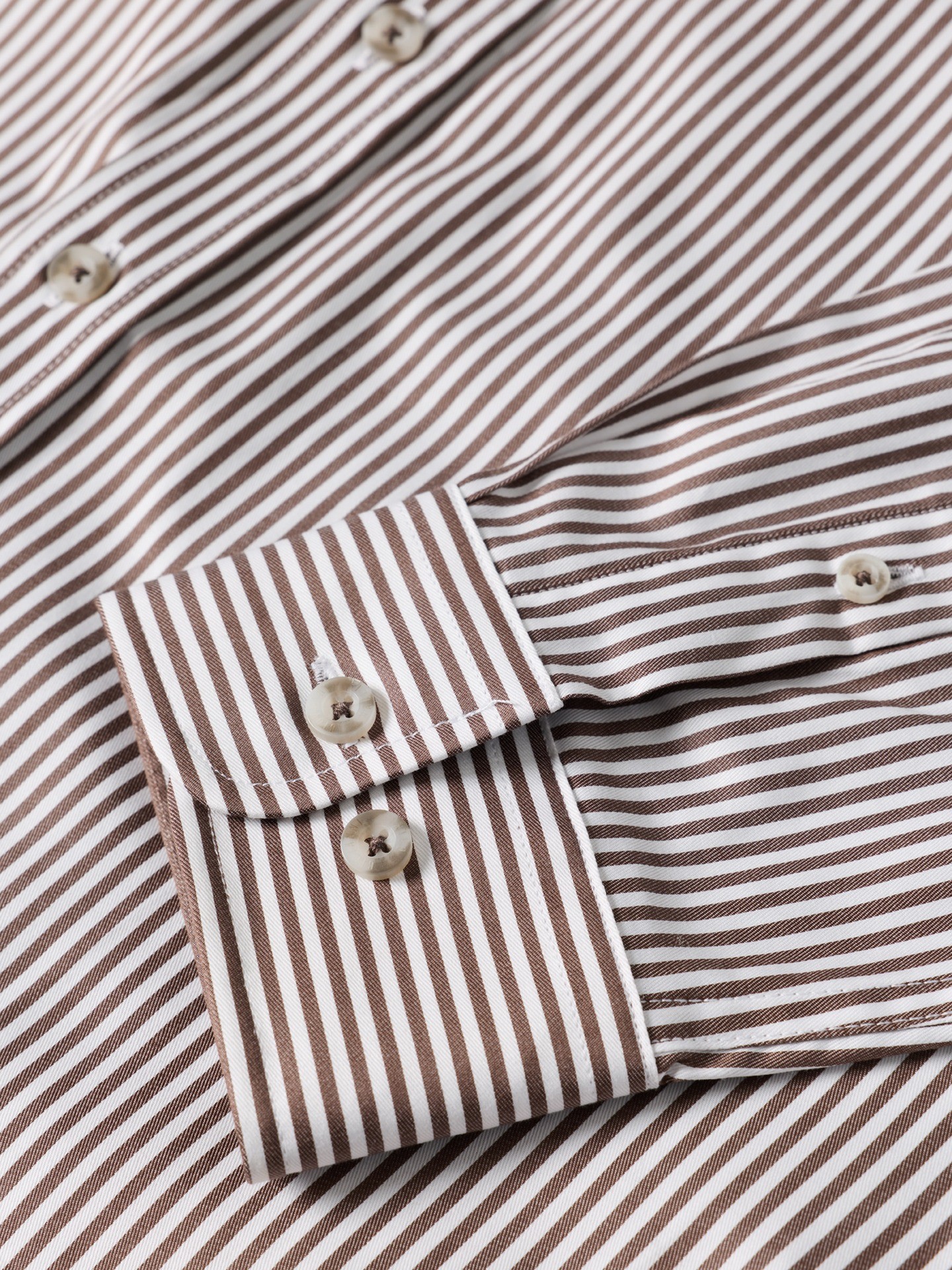 Camisa às Riscas