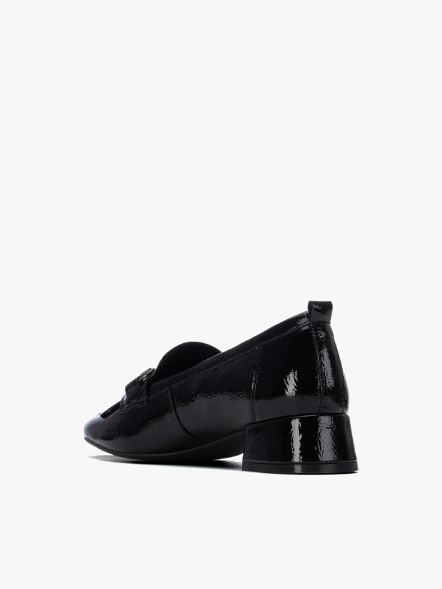 Sapatos em Verniz com Salto Baixo