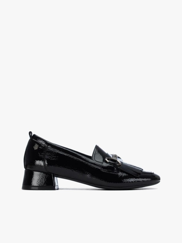 Sapatos em Verniz com Salto Baixo