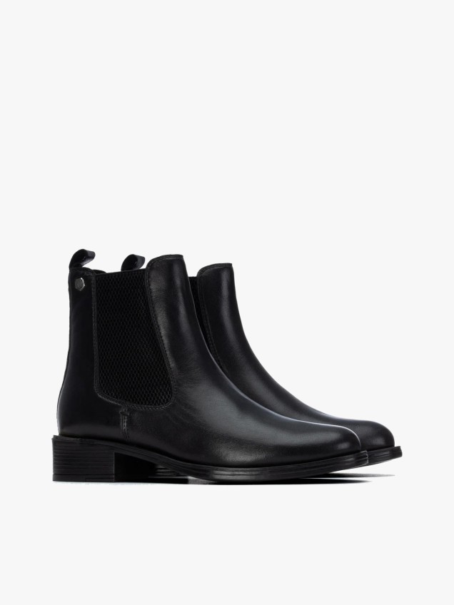Botins em Pele com Elásticos