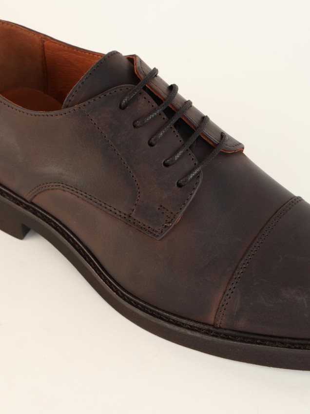 Sapatos de Atacadores em Pele