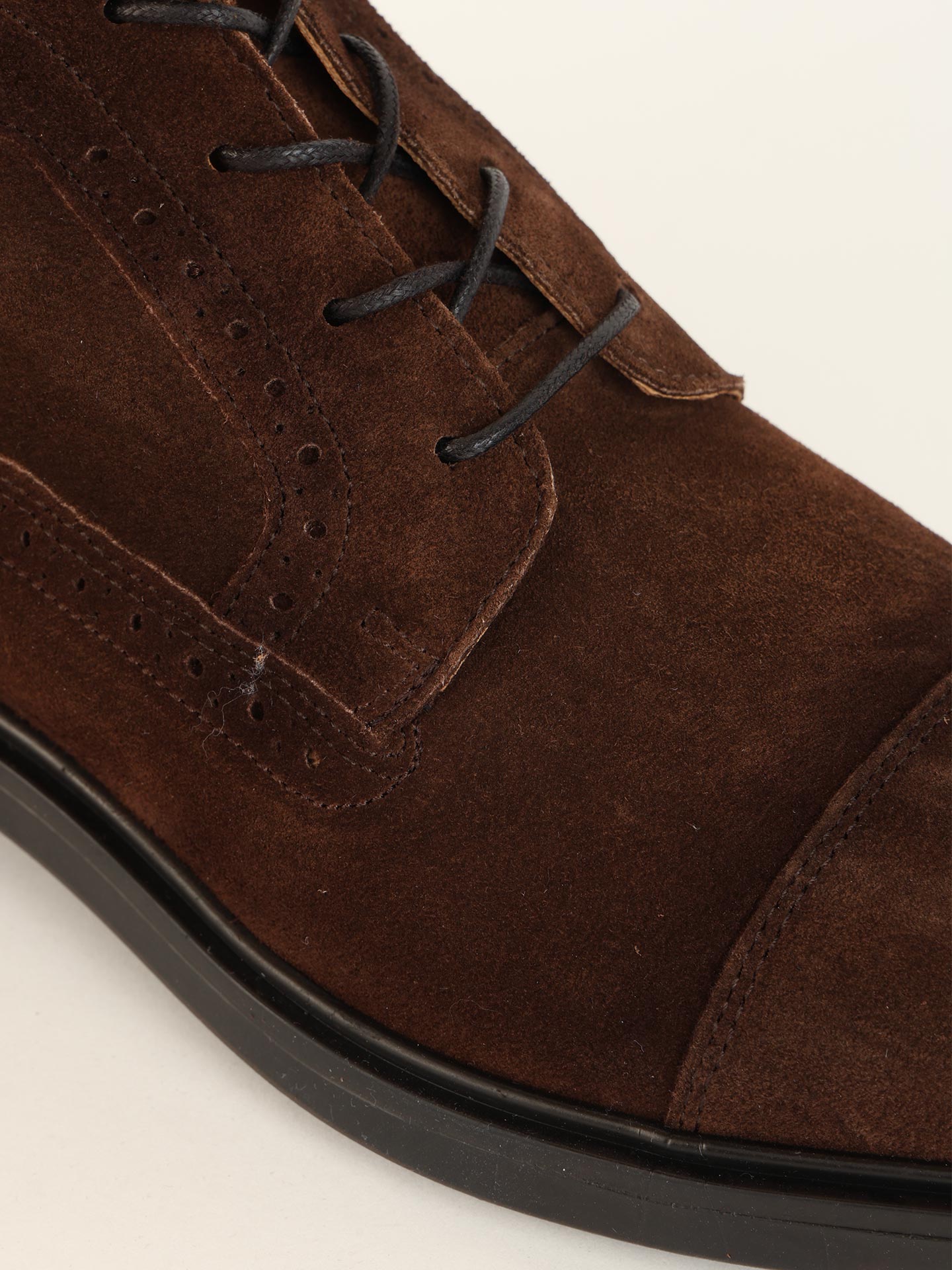 Botas em Pele com Atacadores