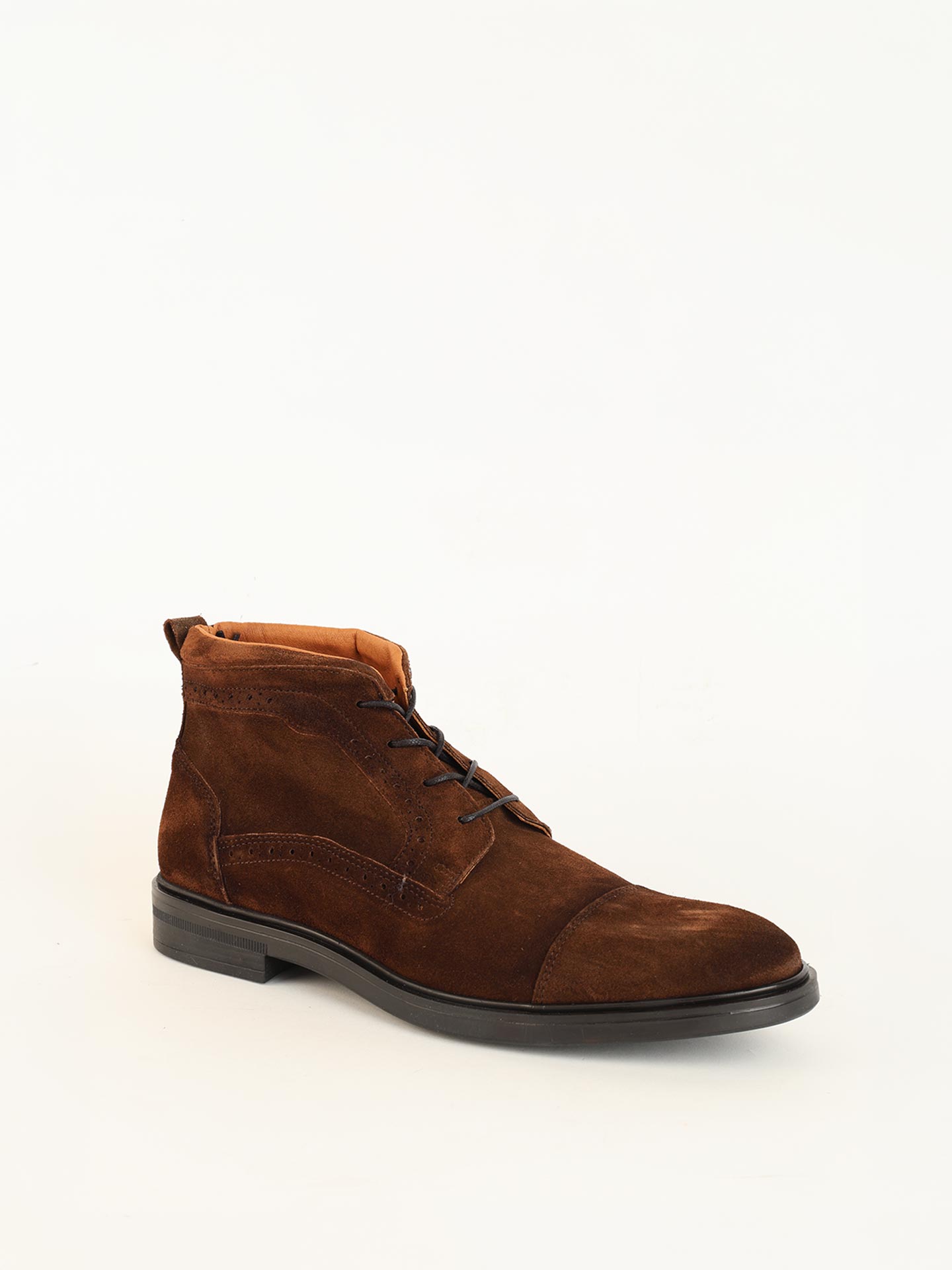 Botas em Pele com Atacadores