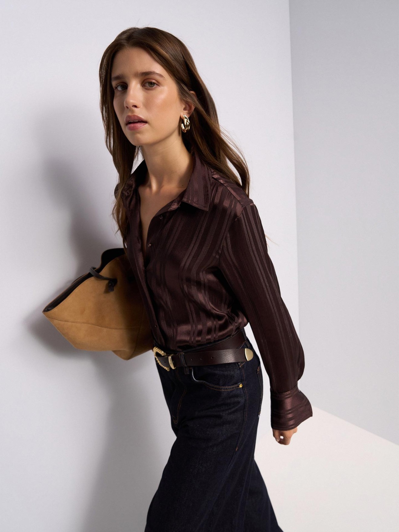 Camisa Acetinada com Riscas