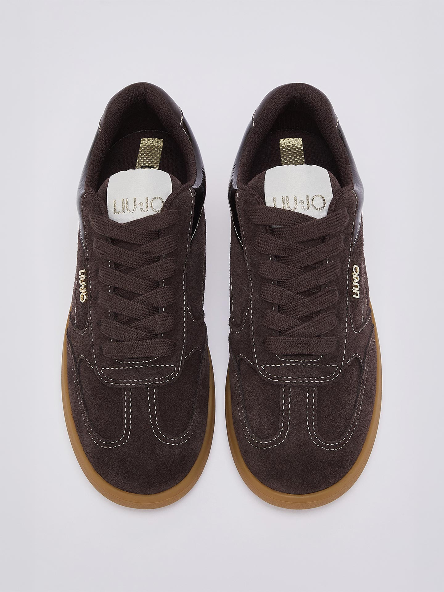 Sapatilhas em Camurça