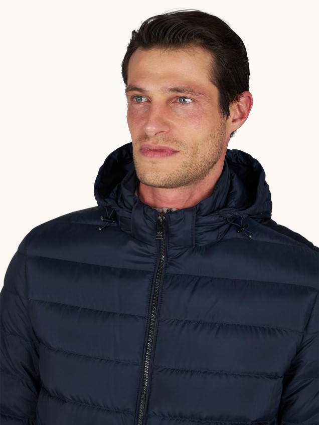 Blusão Técnico Ultralight com Capuz