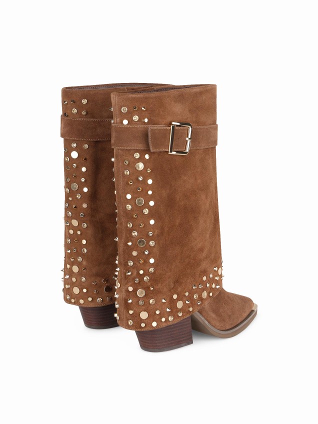 Botas em Pele com Tachas