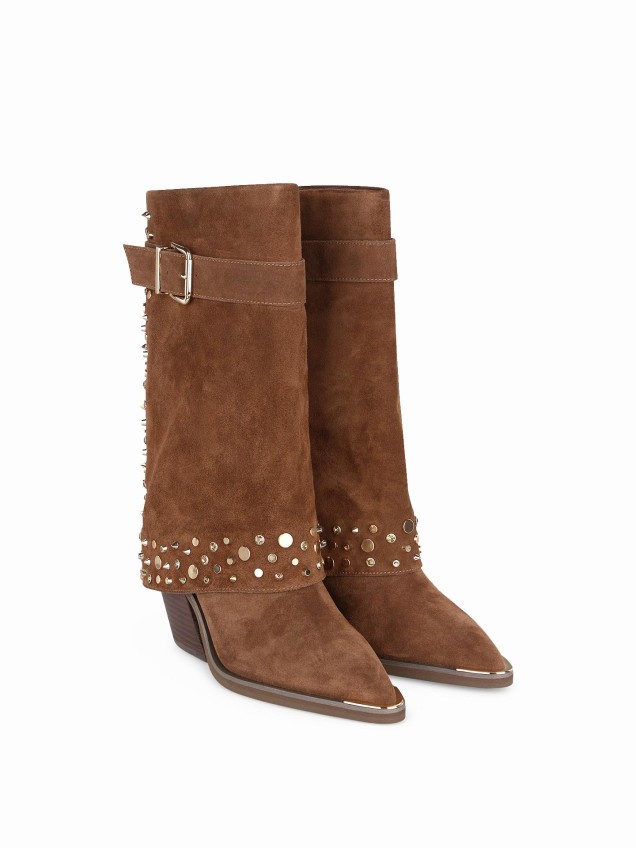 Botas em Pele com Tachas