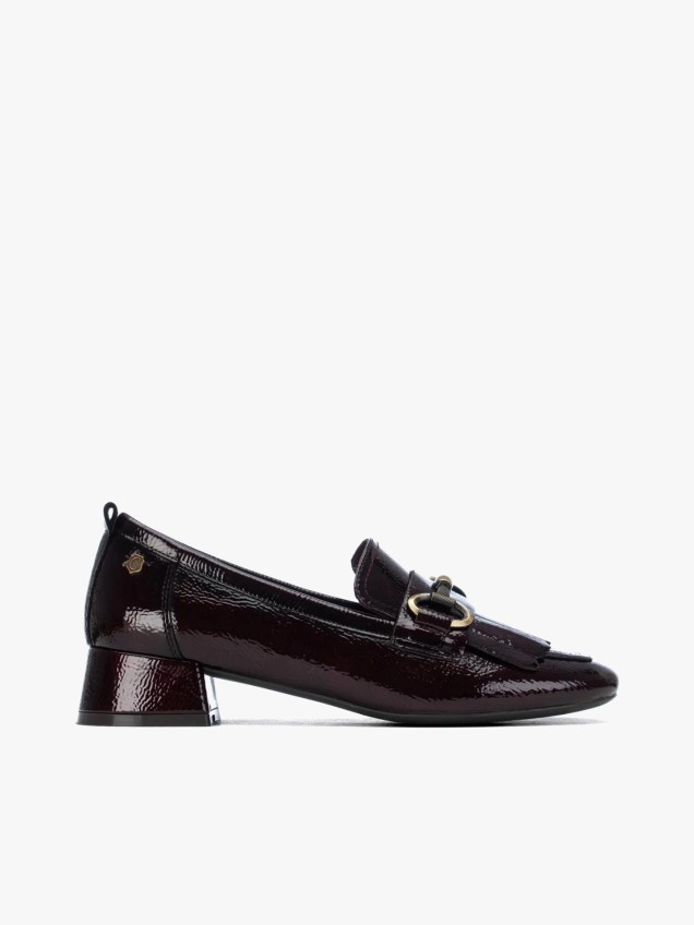 Sapatos em Verniz com Salto Baixo