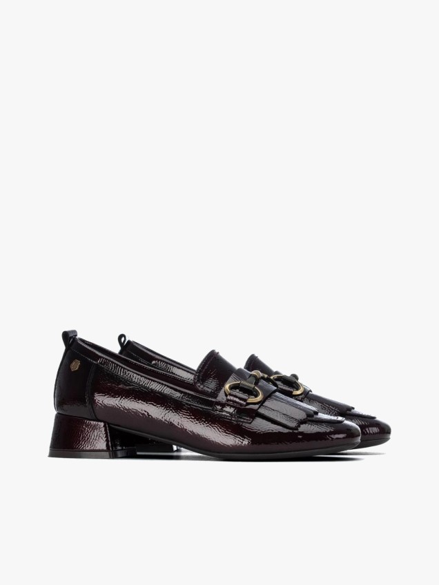 Sapatos em Verniz com Salto Baixo