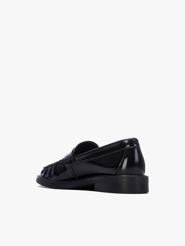 Mocassins com Efeito Brilhante