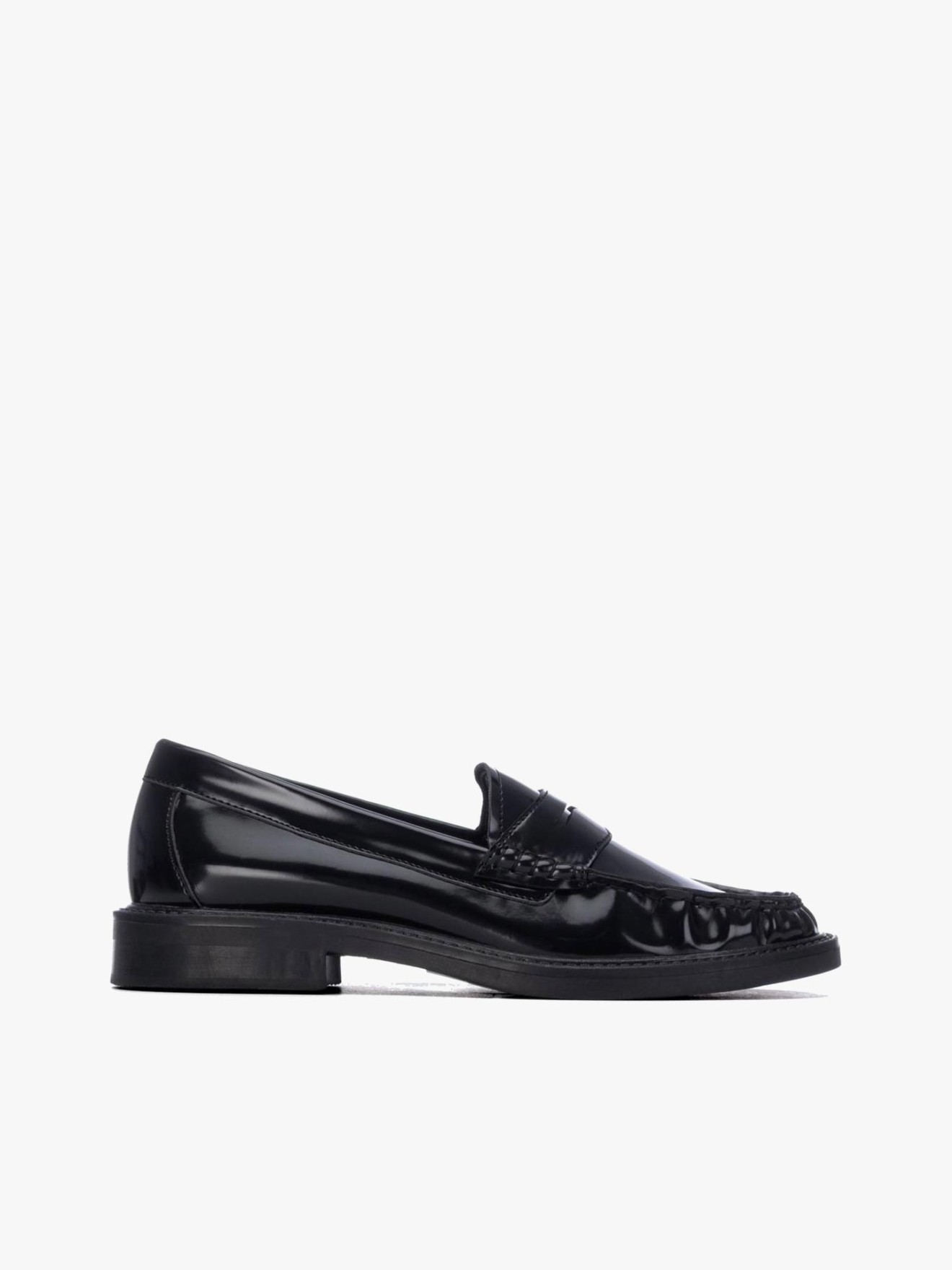 Mocassins com Efeito Brilhante