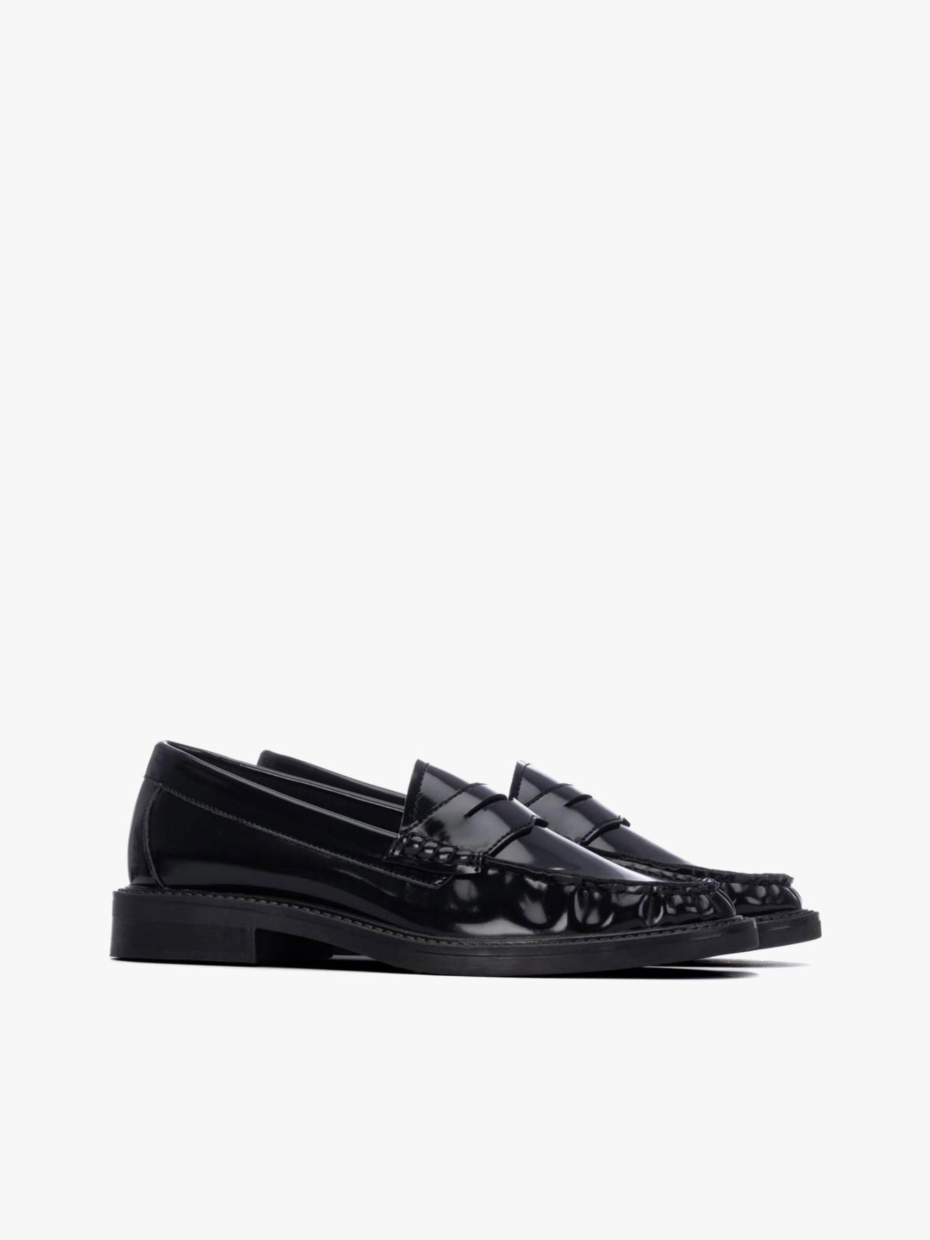 Mocassins com Efeito Brilhante