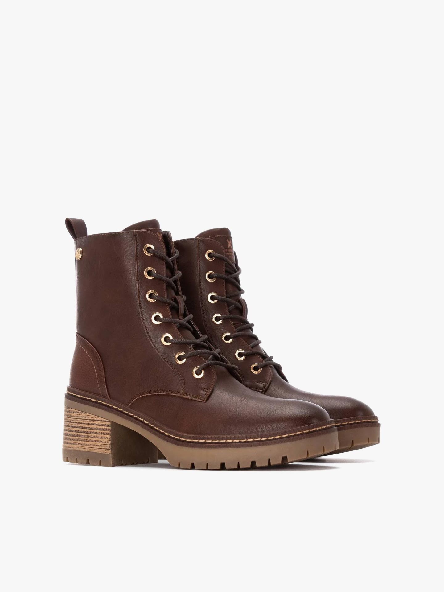 Botins de Estilo Militar com Salto