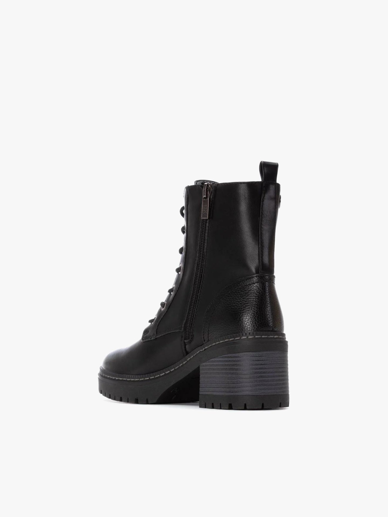 Botins de Estilo Militar com Salto
