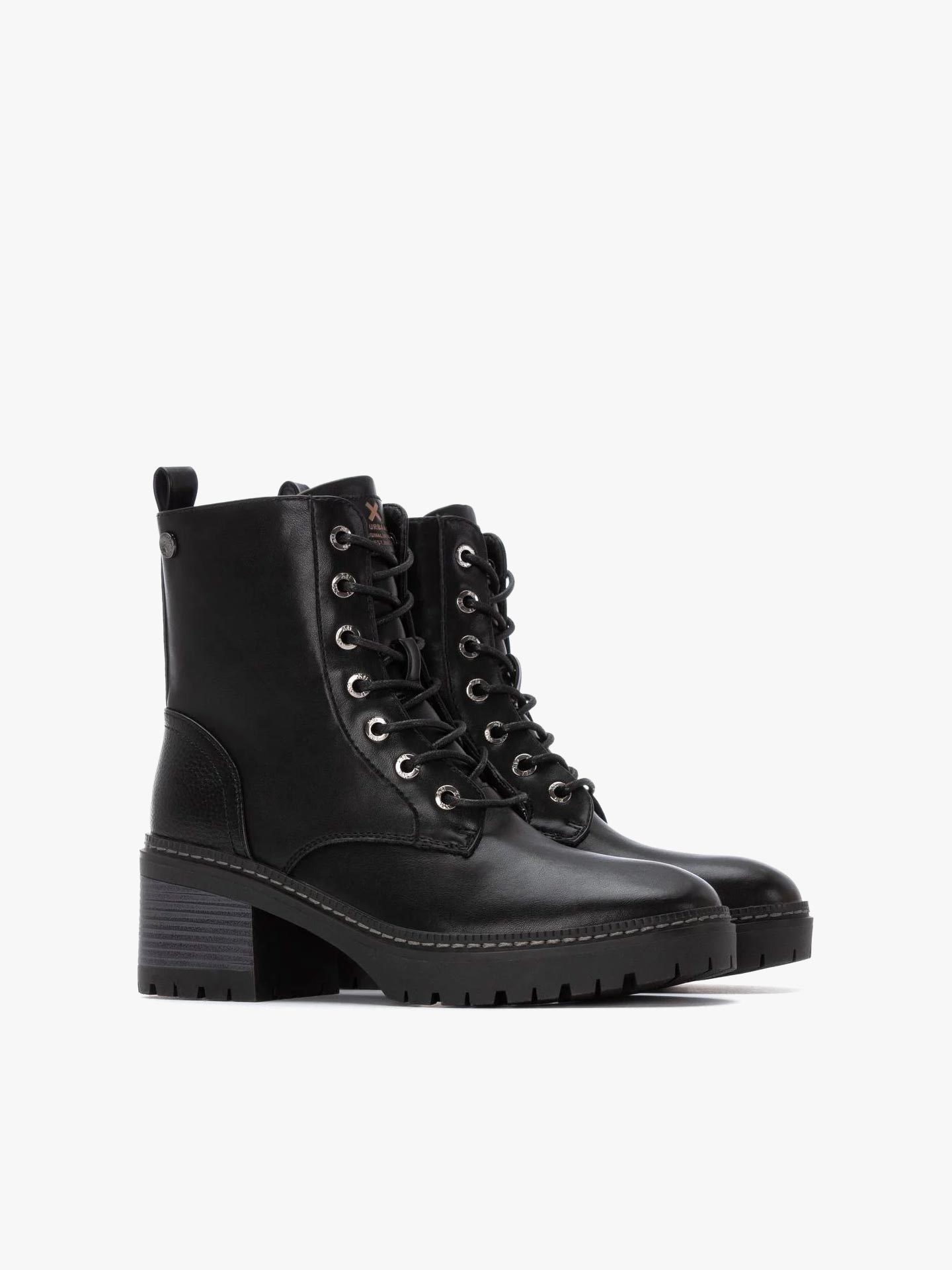 Botins de Estilo Militar com Salto
