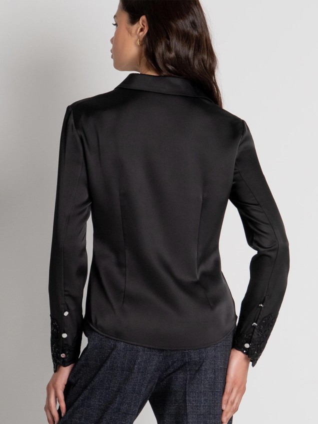 Camisa Slim Fit em Cetim