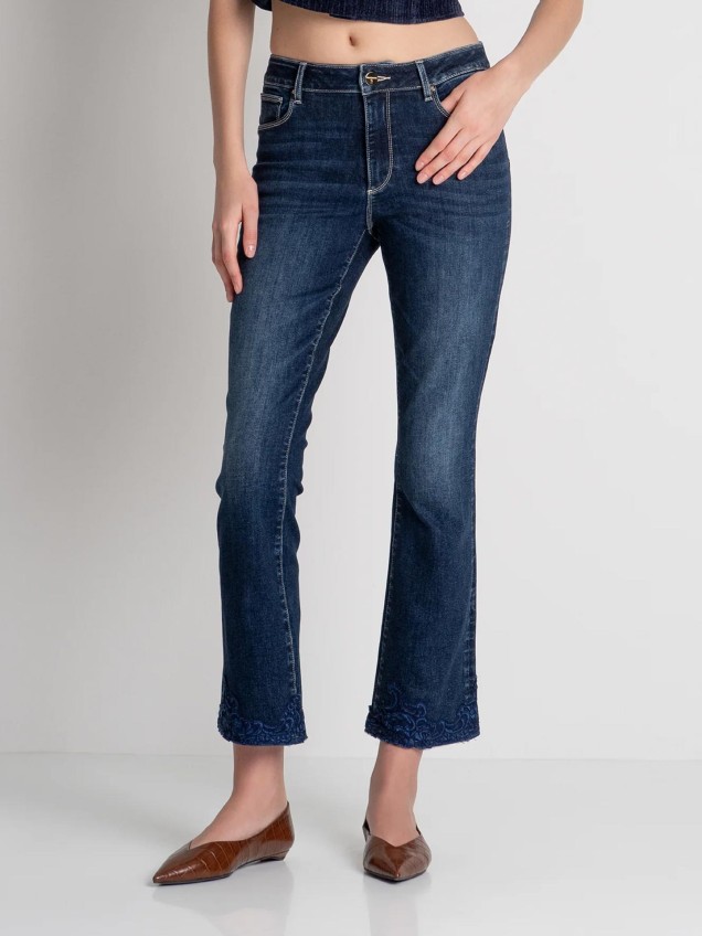 Cal�as de Ganga Cropped com Efeito Push-up
