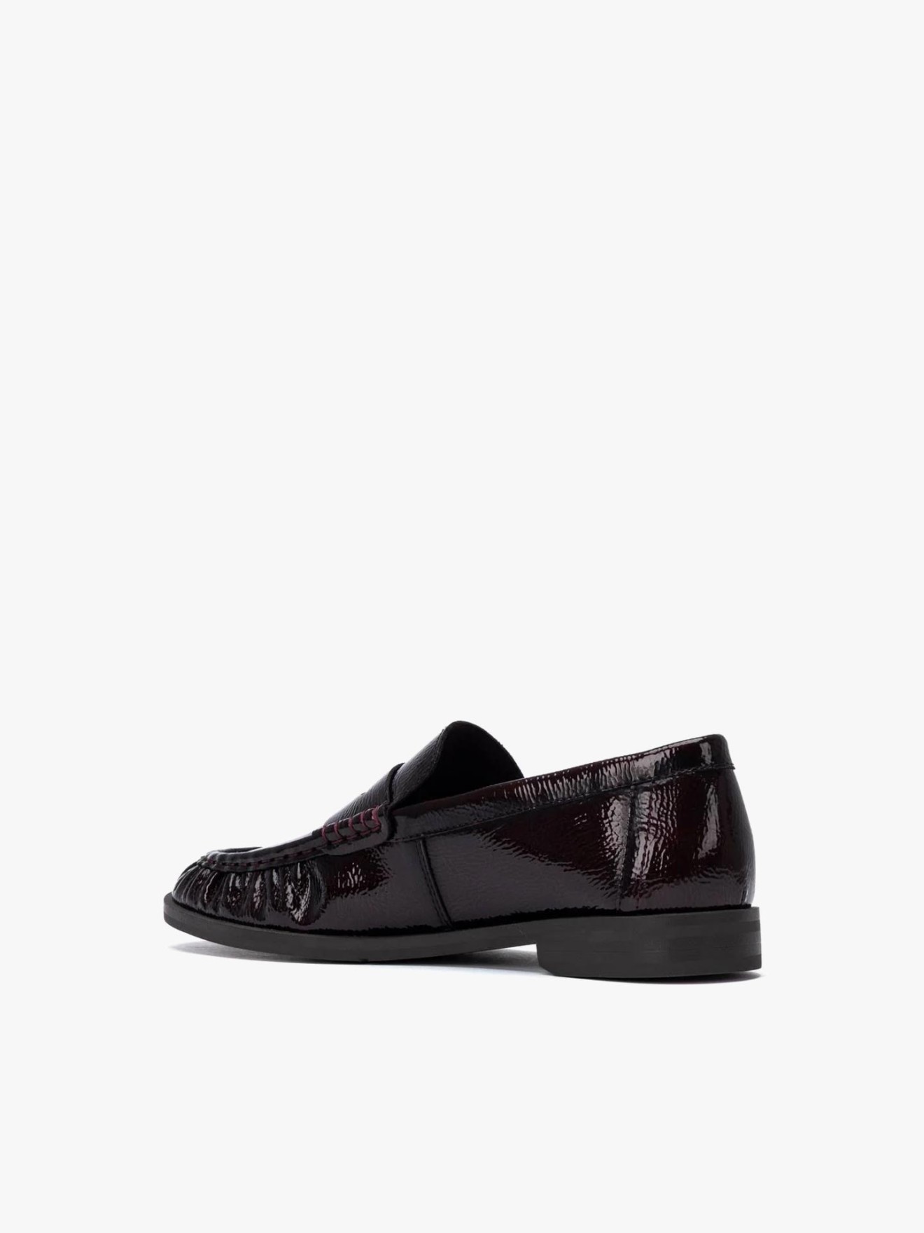 Mocassins com Acabamento em Verniz