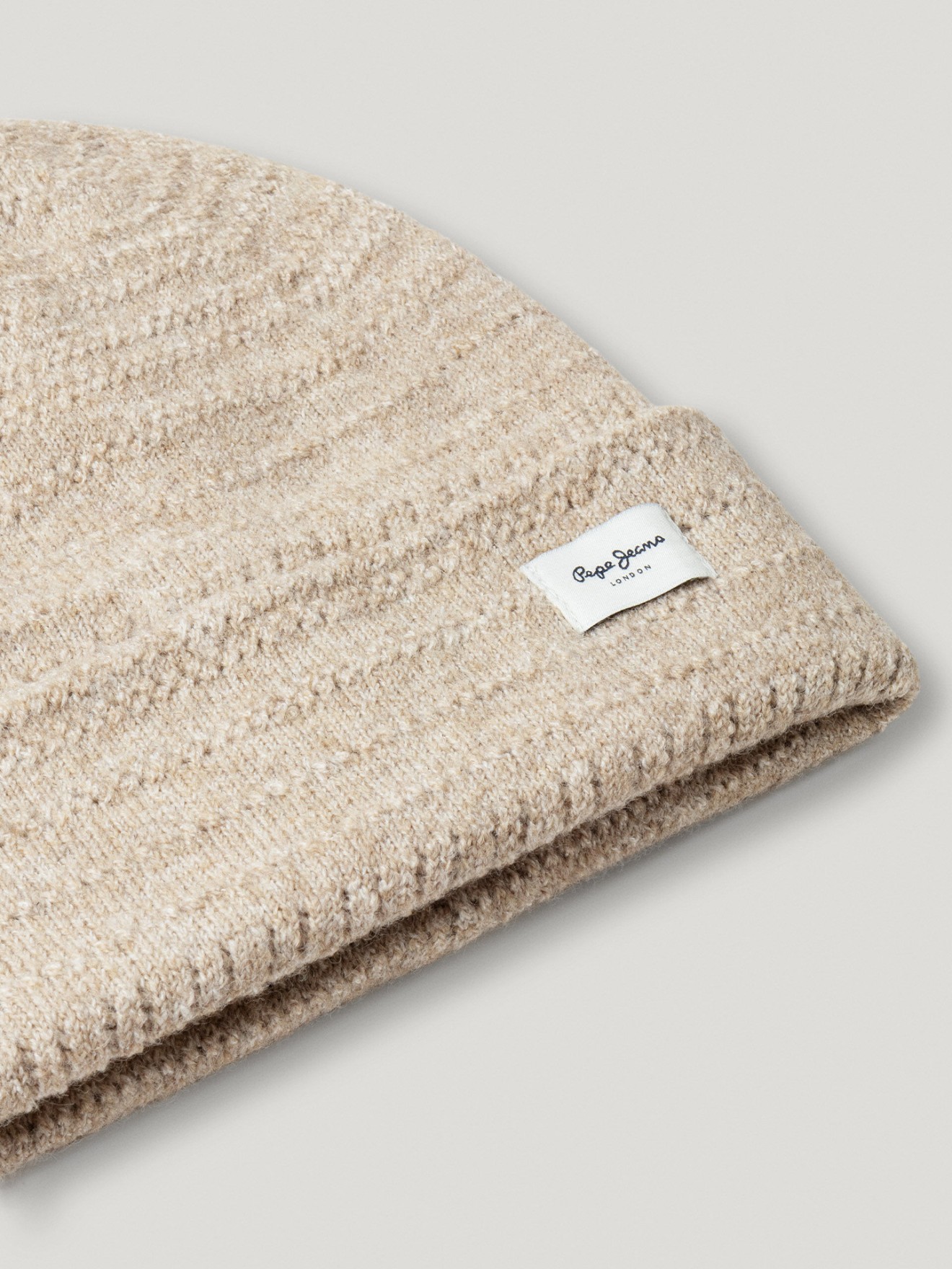 Gorro em Malha Pointelle com Logótipo