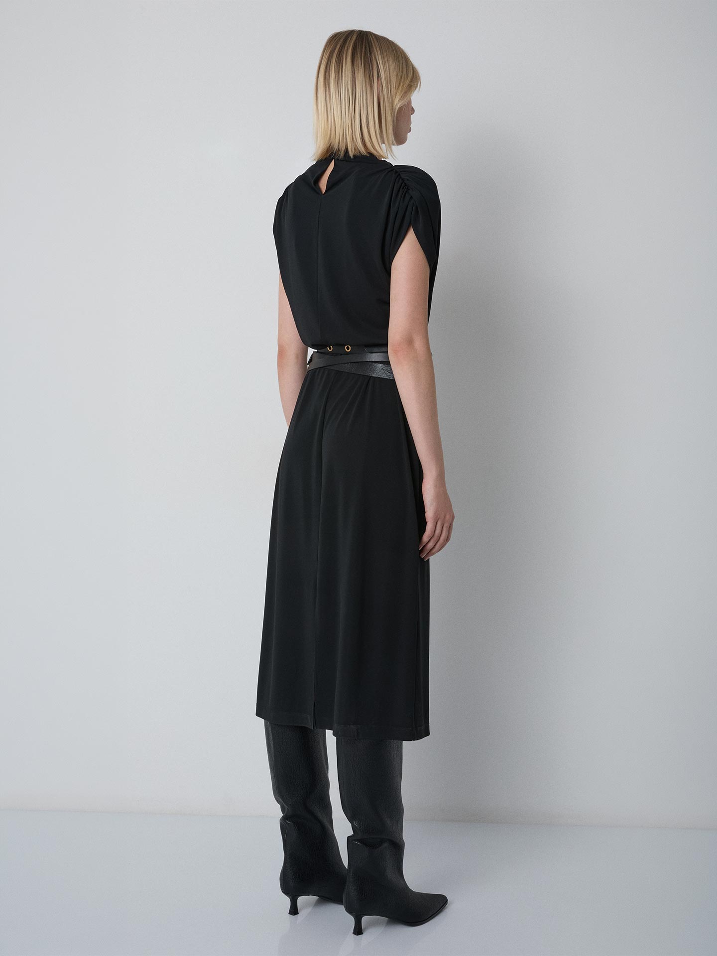 Vestido Midi com Pormenor de Tiras