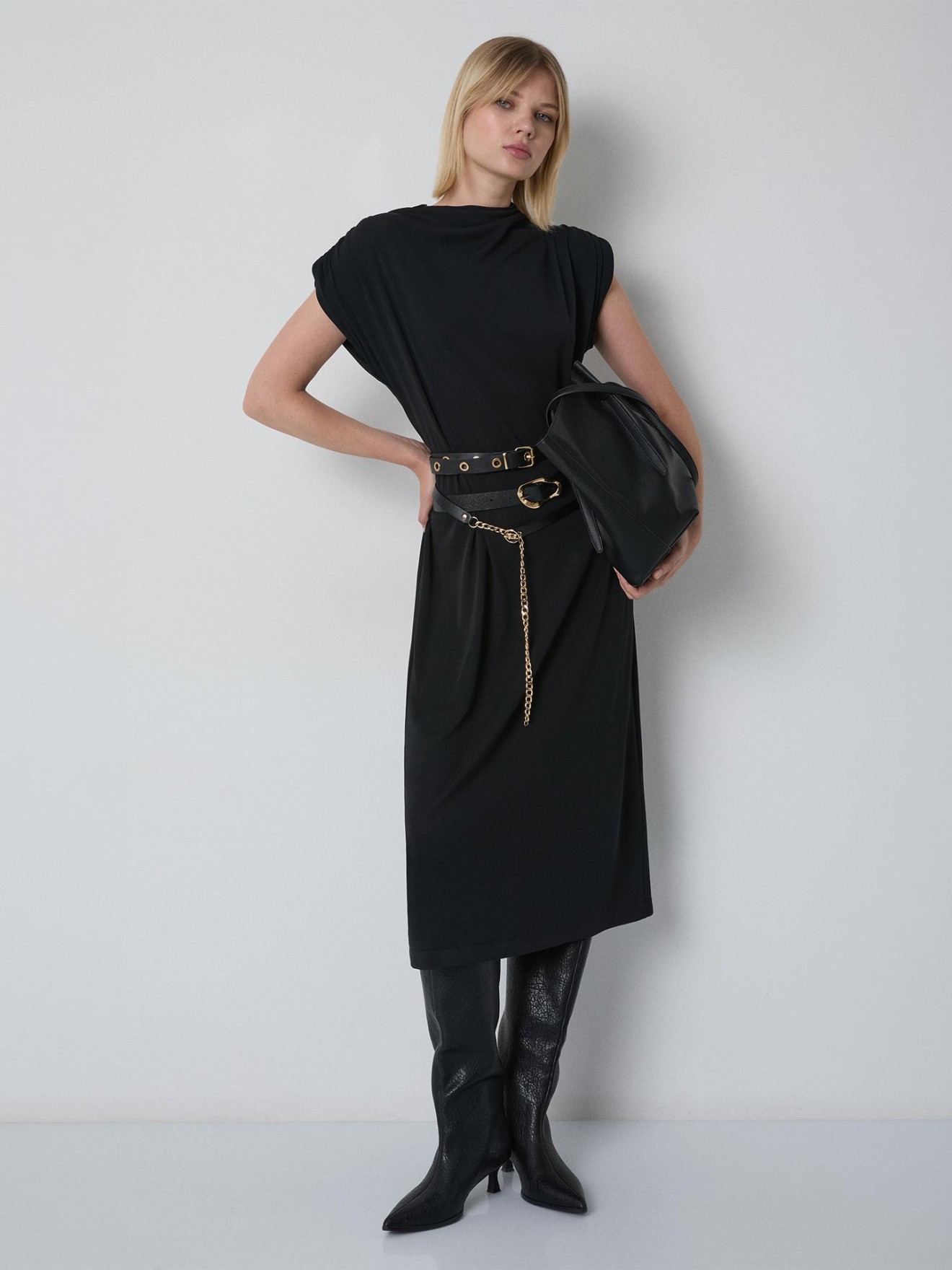 Vestido Midi com Pormenor de Tiras