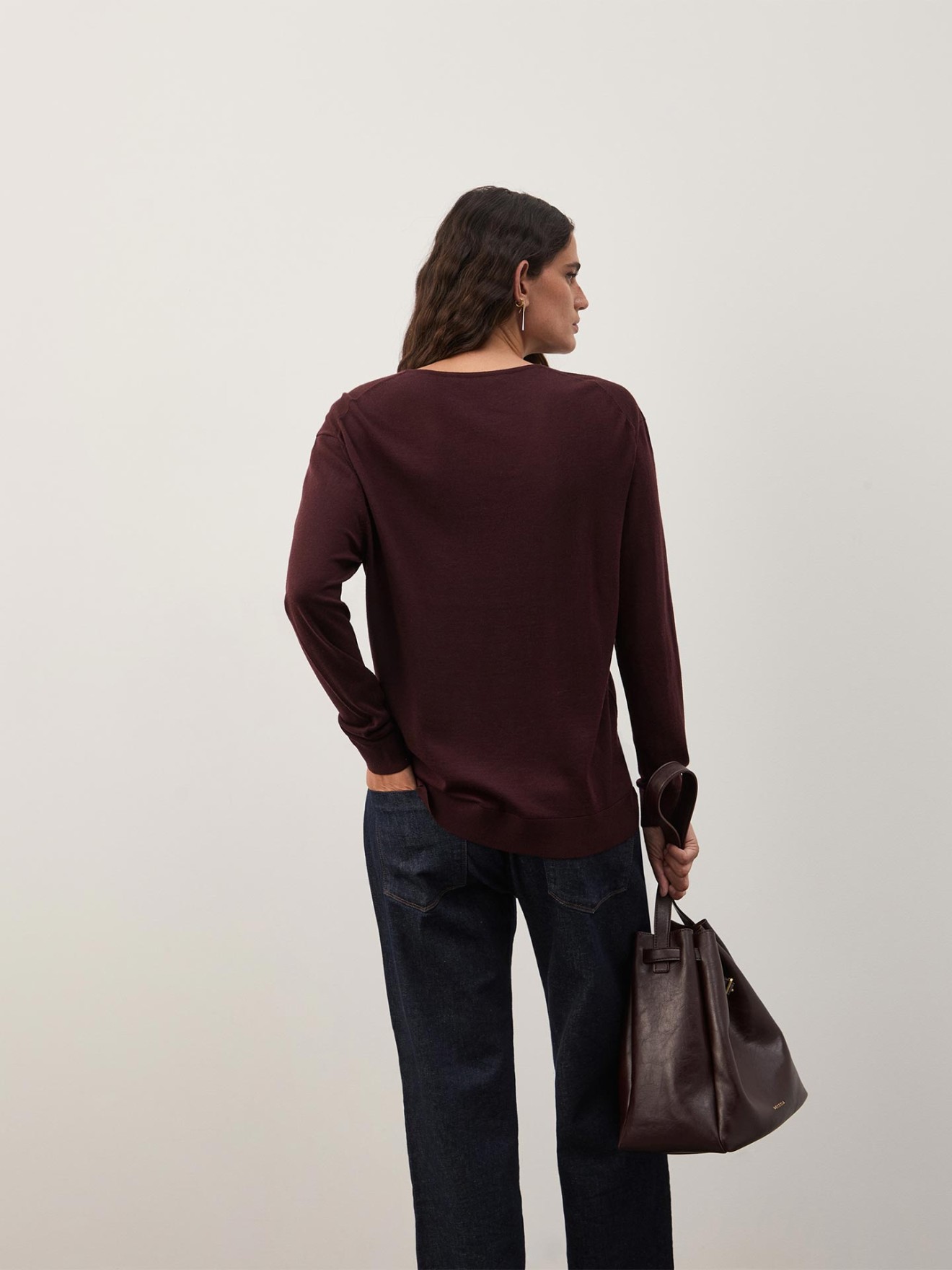 Camisola em L� com Decote em V