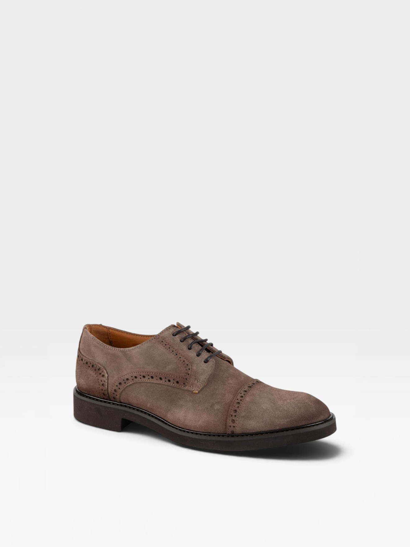 Sapatos em Pele com Atacadores
