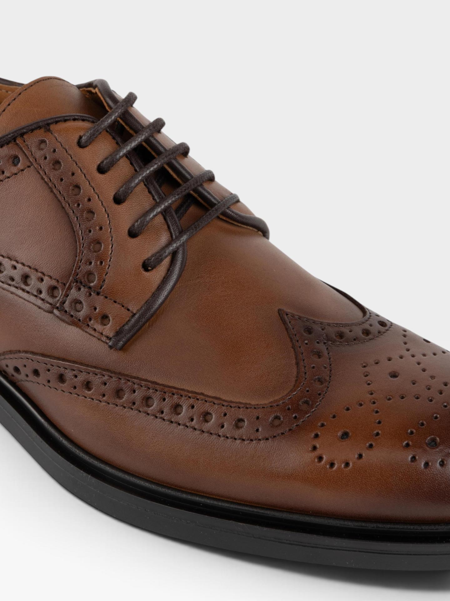 Sapatos em Pele com Atacadores