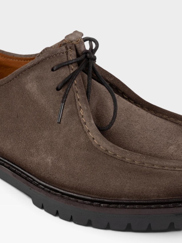 Sapatos de Atacadores em Pele