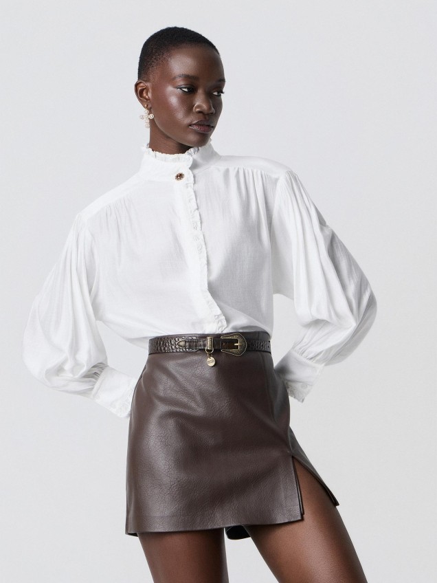 Camisa com Detalhes de Renda