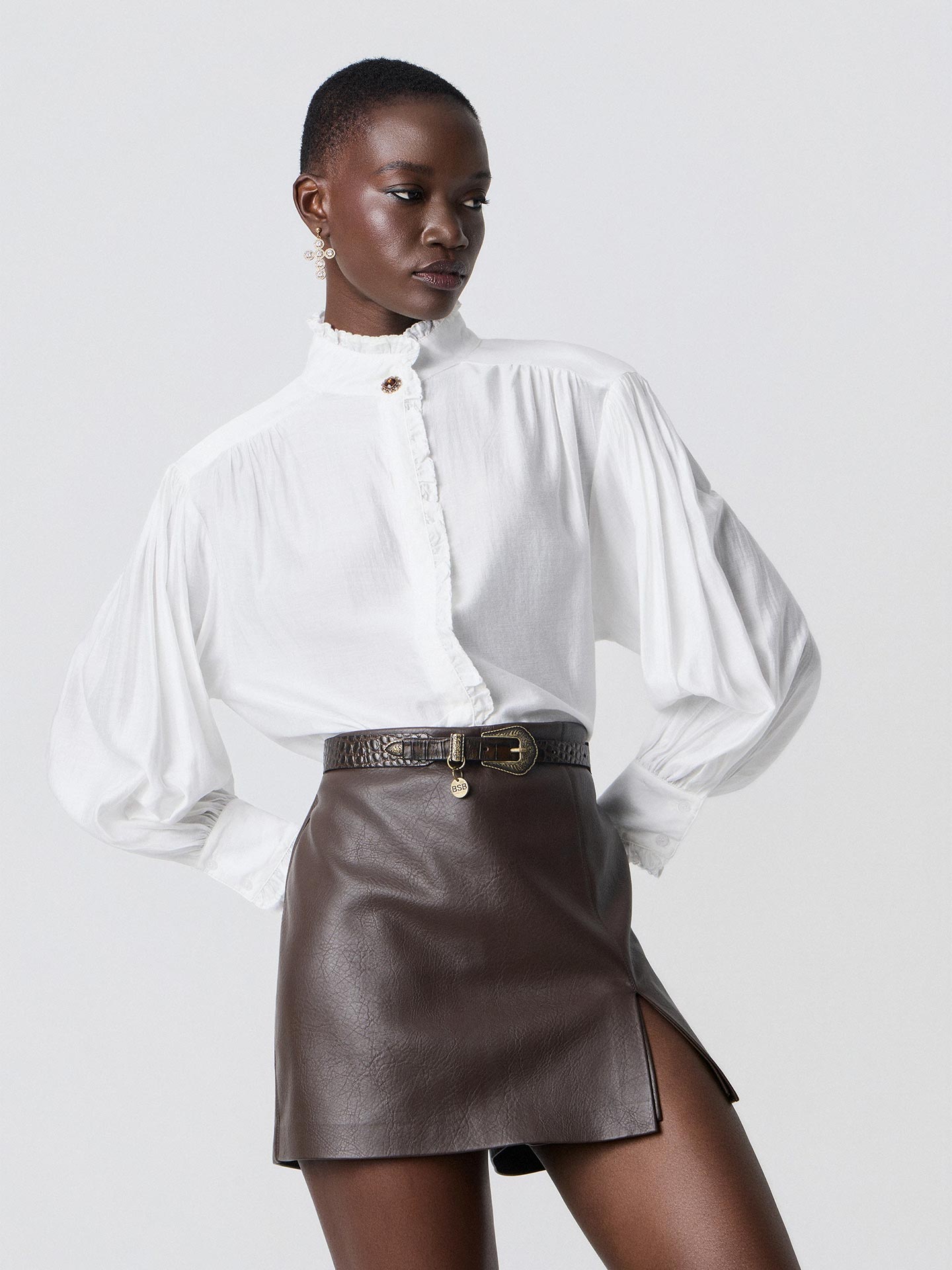 Camisa com Detalhes de Renda