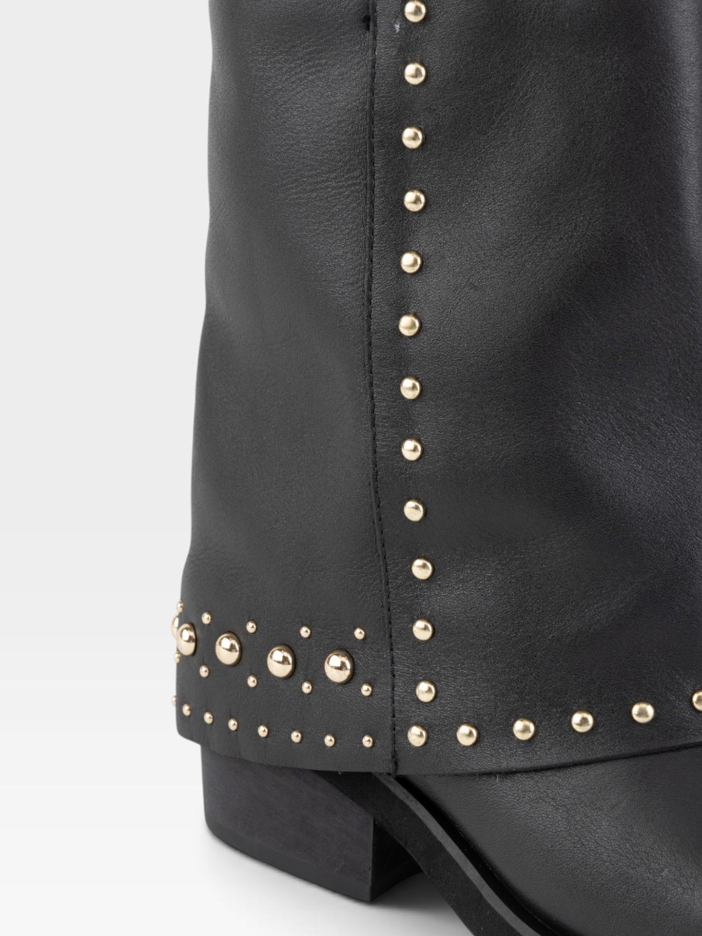 Botas Beatrice com Tachas