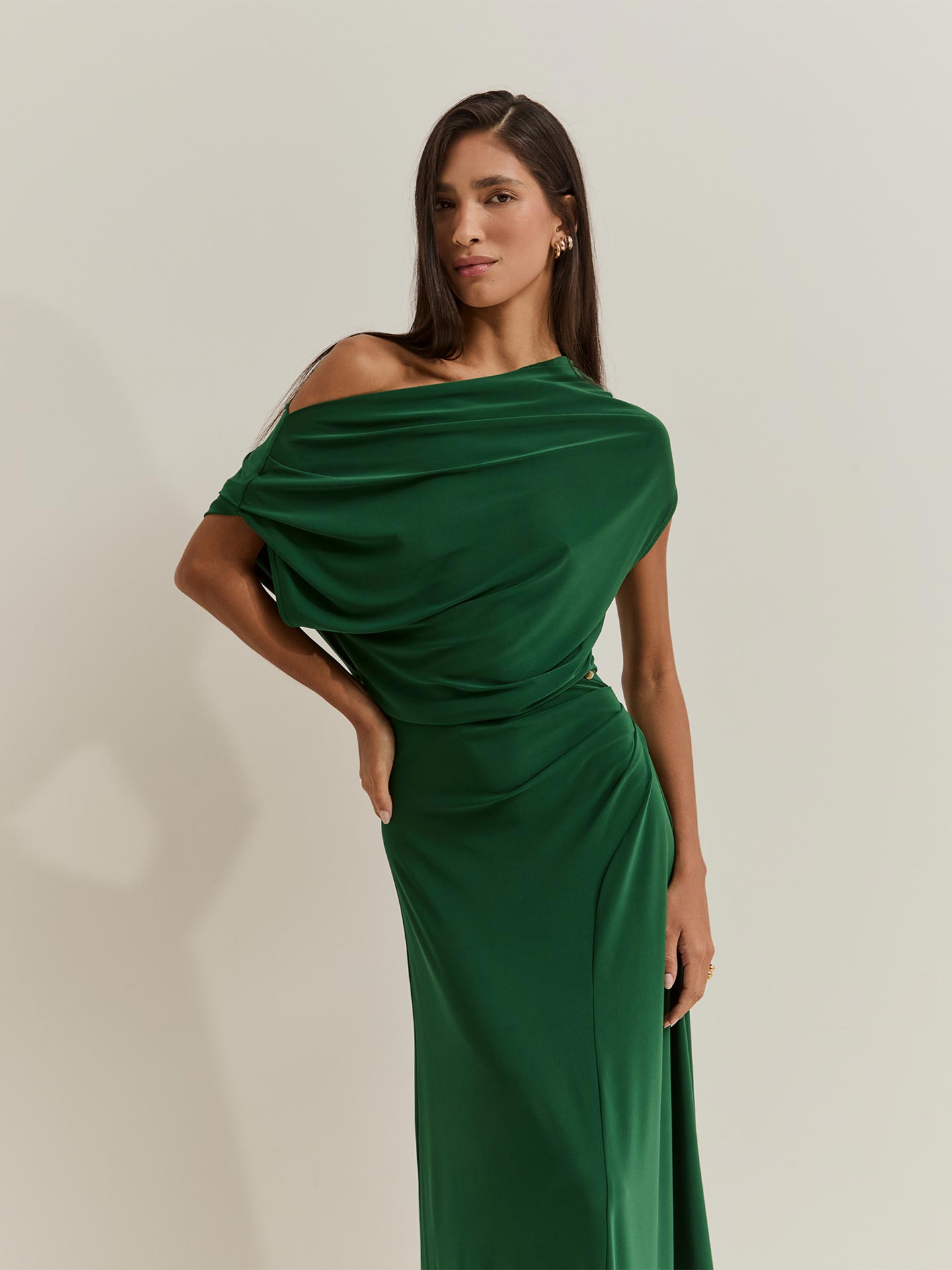 Vestido Midi de Malha Assimétrico