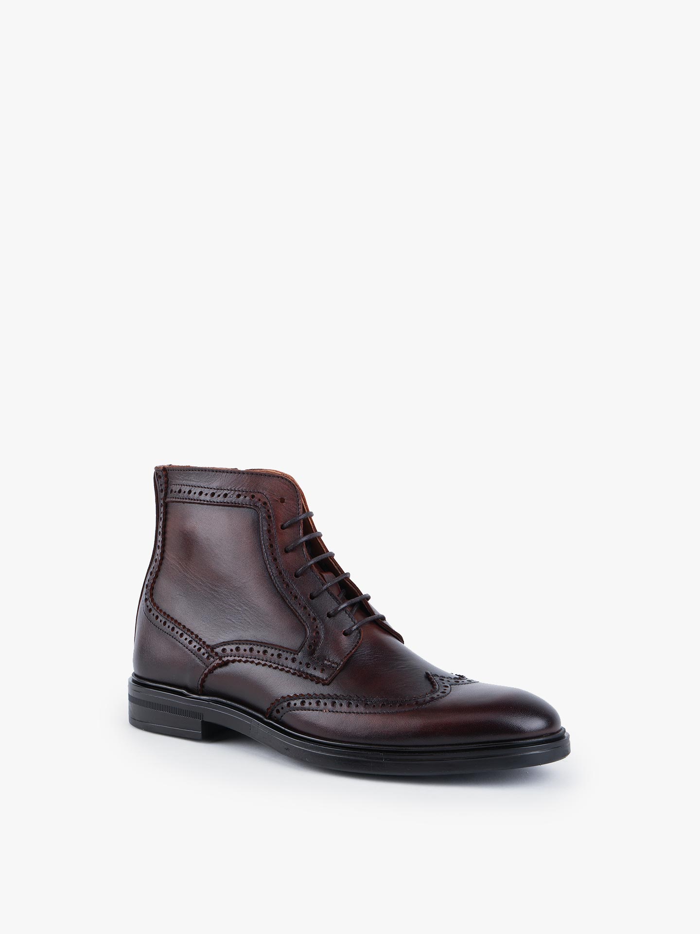 Botas em Pele com Atacadores