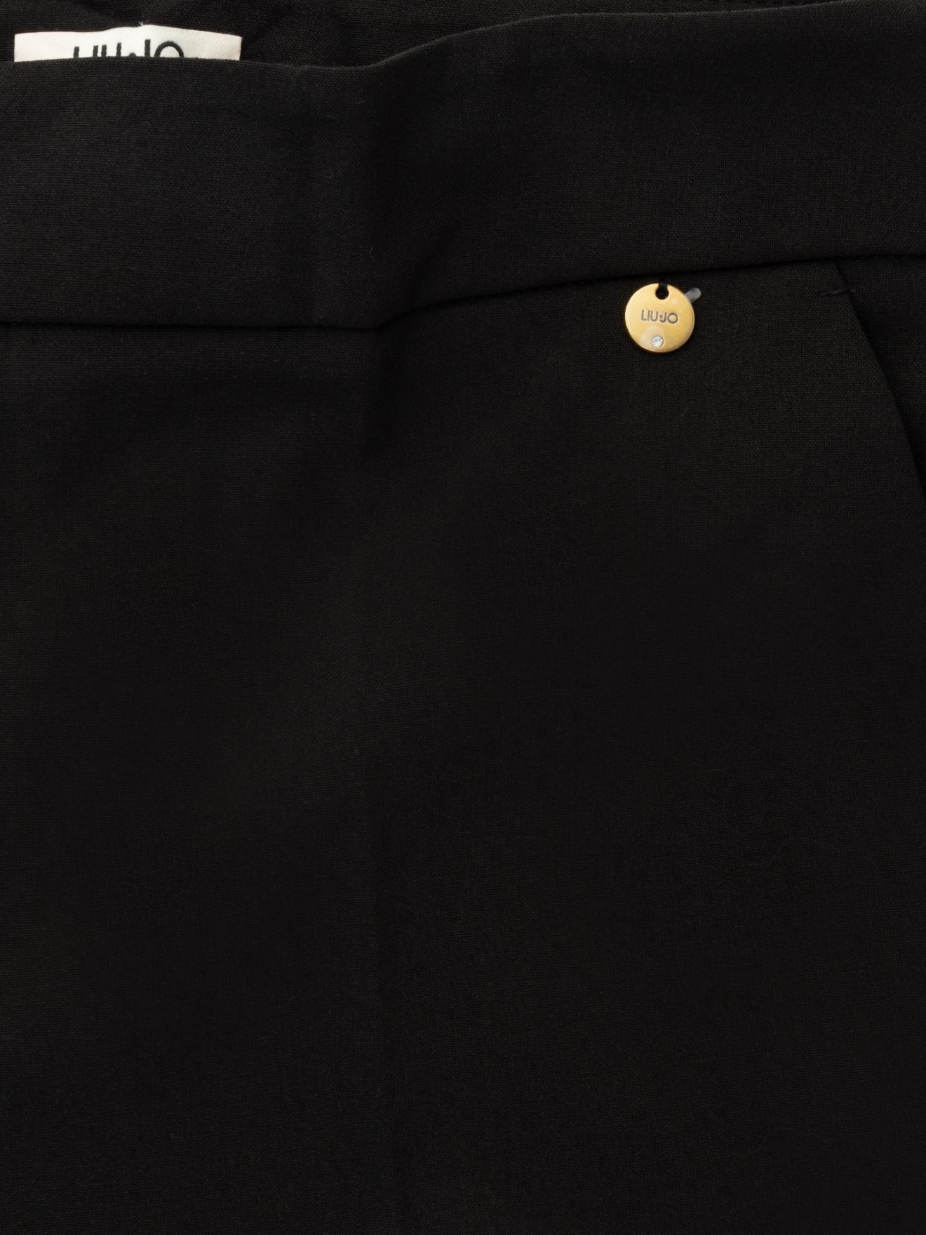 Cal�as Cropped de Corte Direito