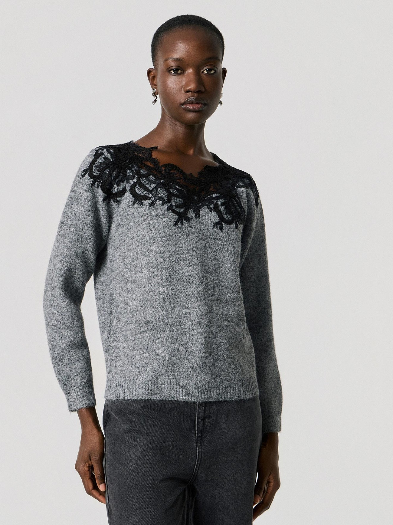 Camisola com Pormenores de Renda
