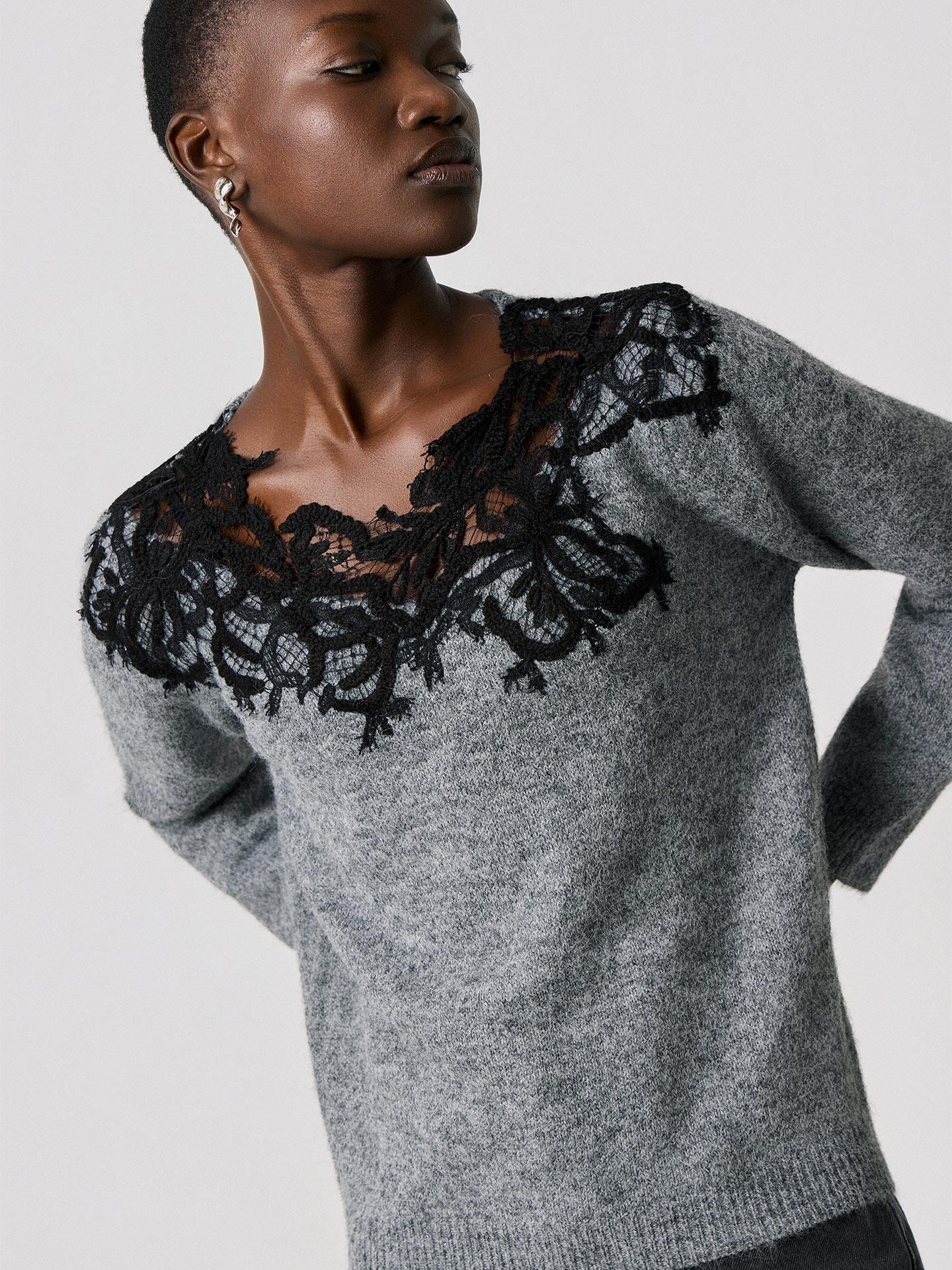Camisola com Pormenores de Renda
