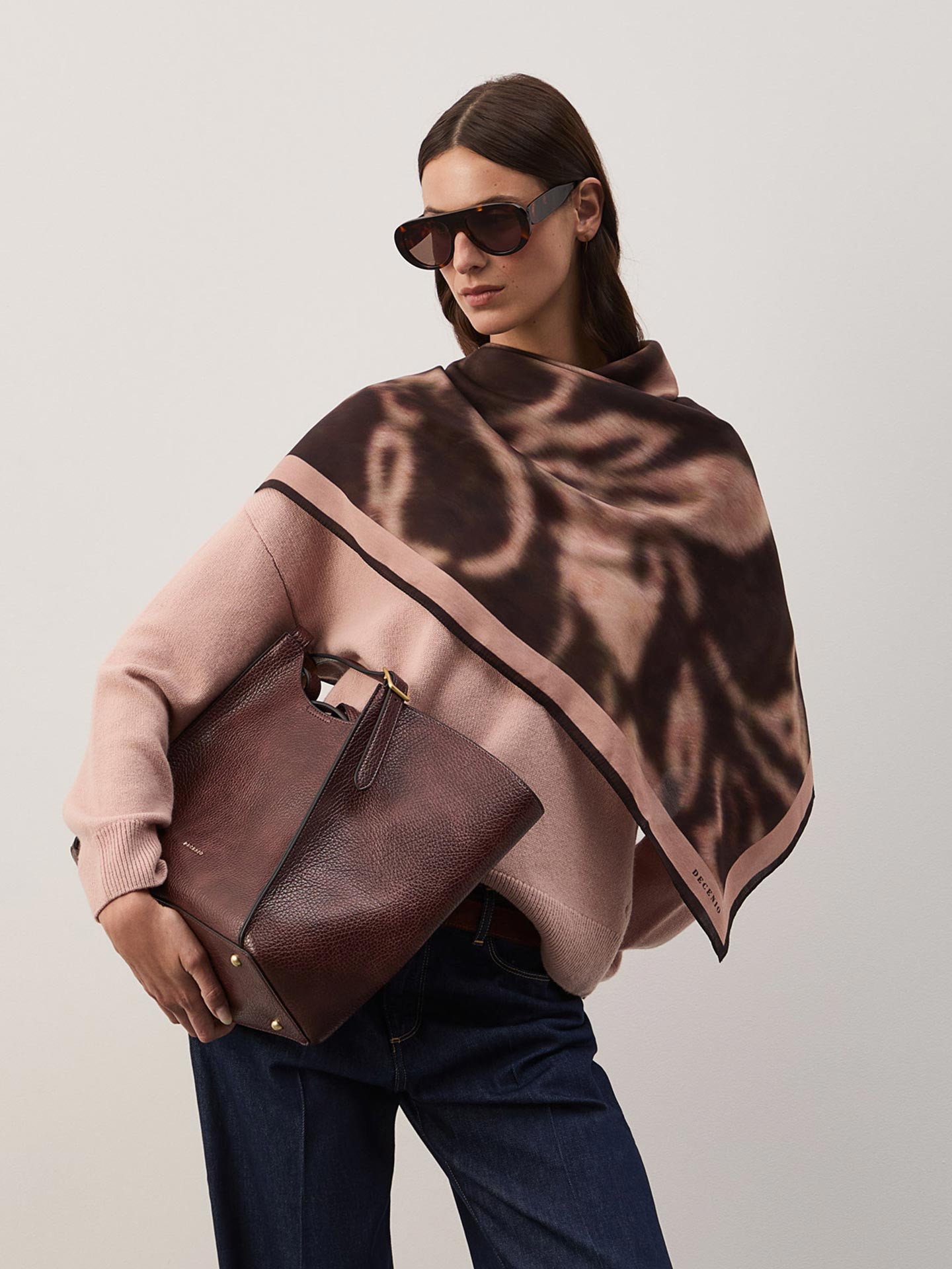 Lenço Quadrado com Estampado Floral