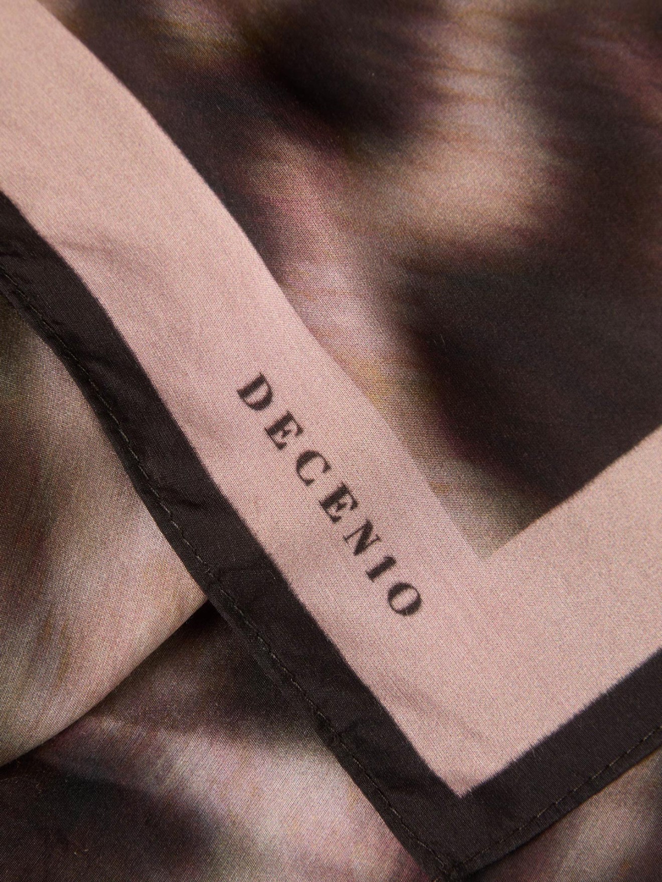Len�o Quadrado com Estampado Floral