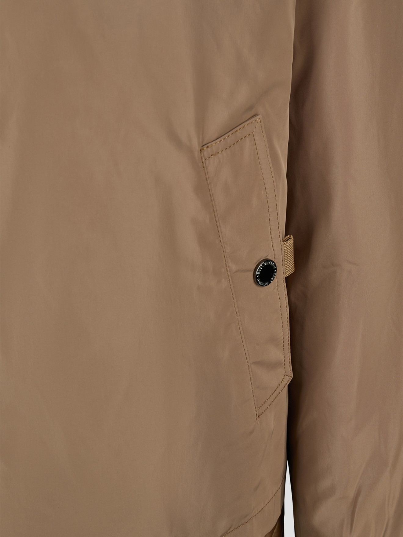 Parka com Capuz Ajustável