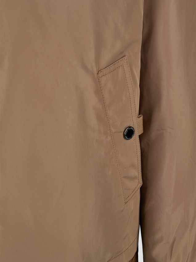 Parka com Capuz Ajustável