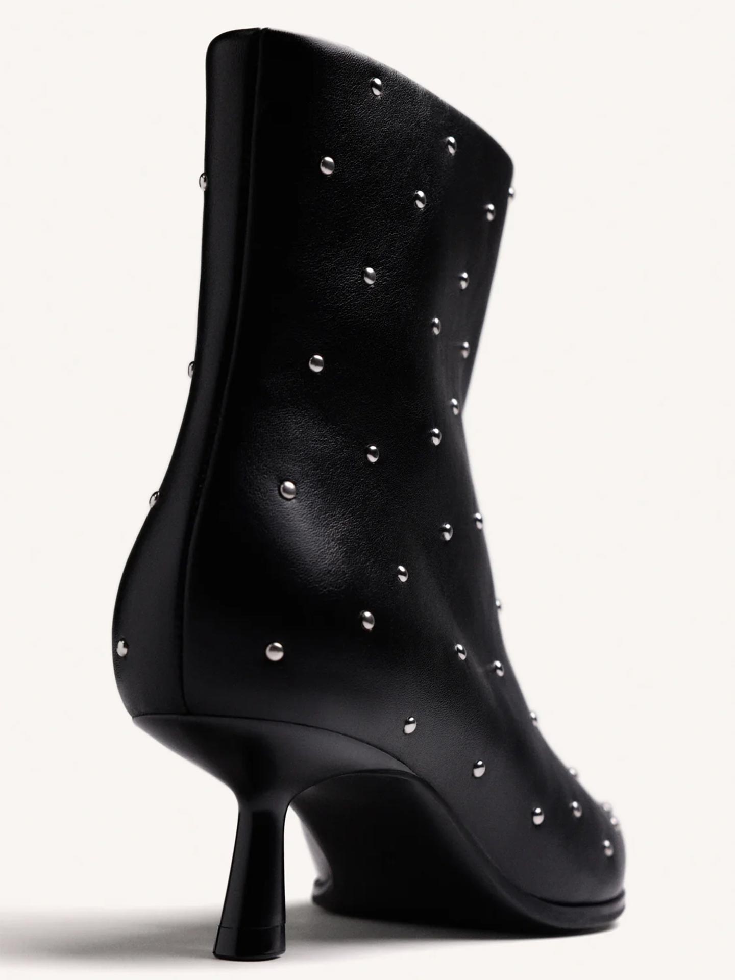 Botins Kitten com Tachas