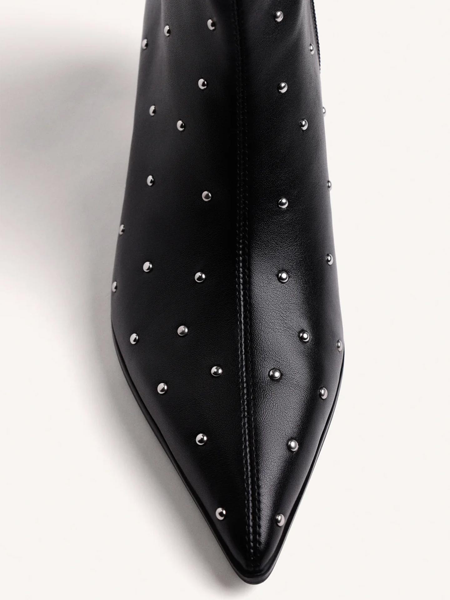 Botins Kitten com Tachas