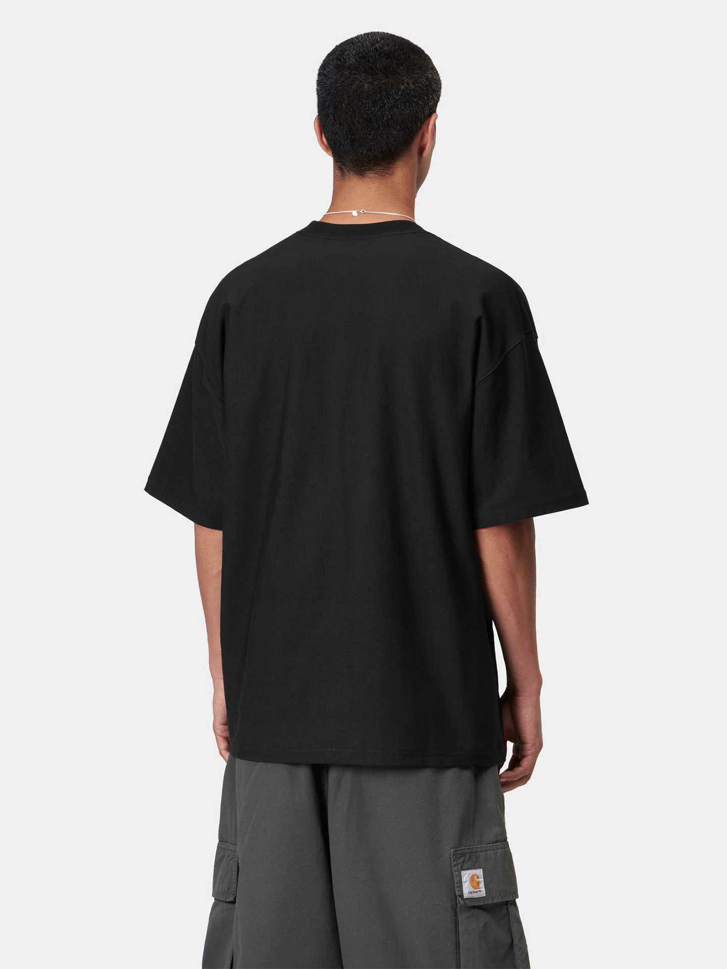 T-shirt Loose Pocket com Decote Redondo