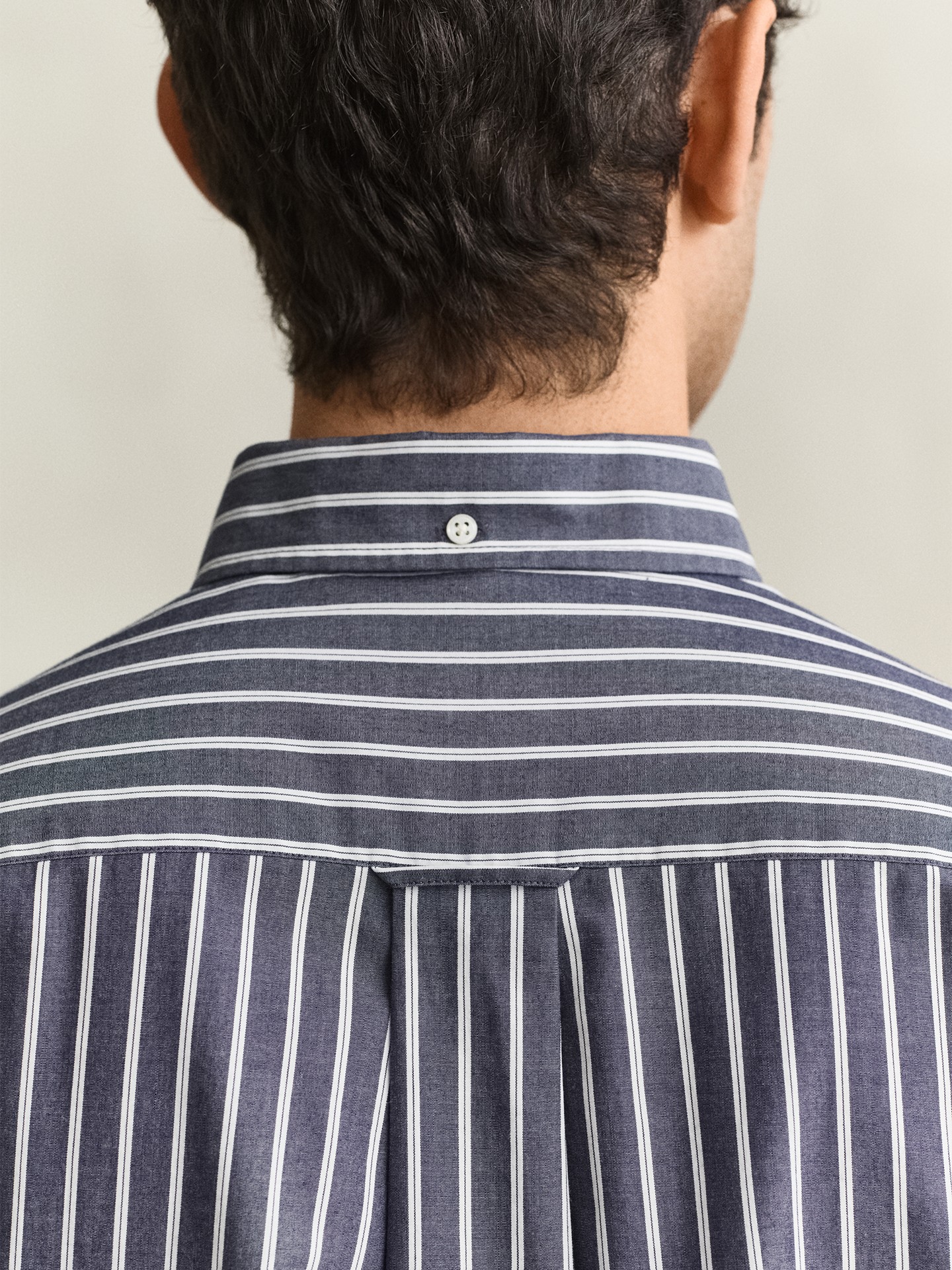 Camisa Regular Fit às Riscas