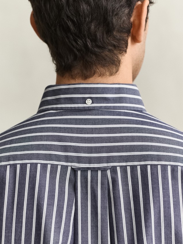 Camisa Regular Fit às Riscas