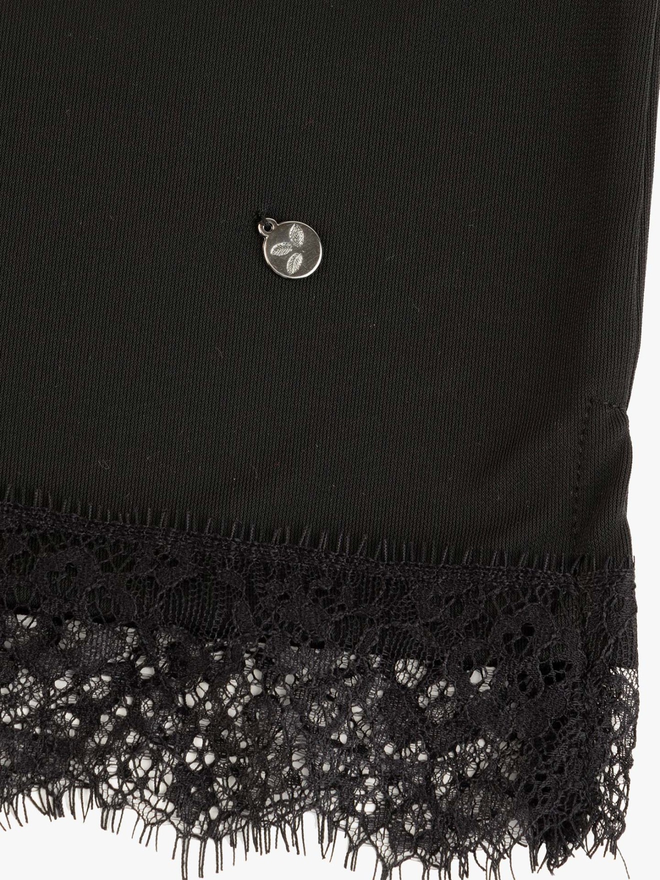 Blusa com Detalhe de Renda na Bainha